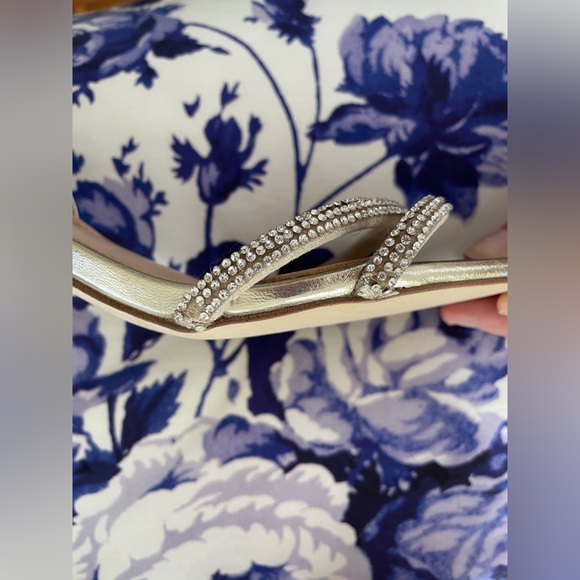 Sam Edelman Ronan Gold Strappy Sandals - Picture 11 of 15